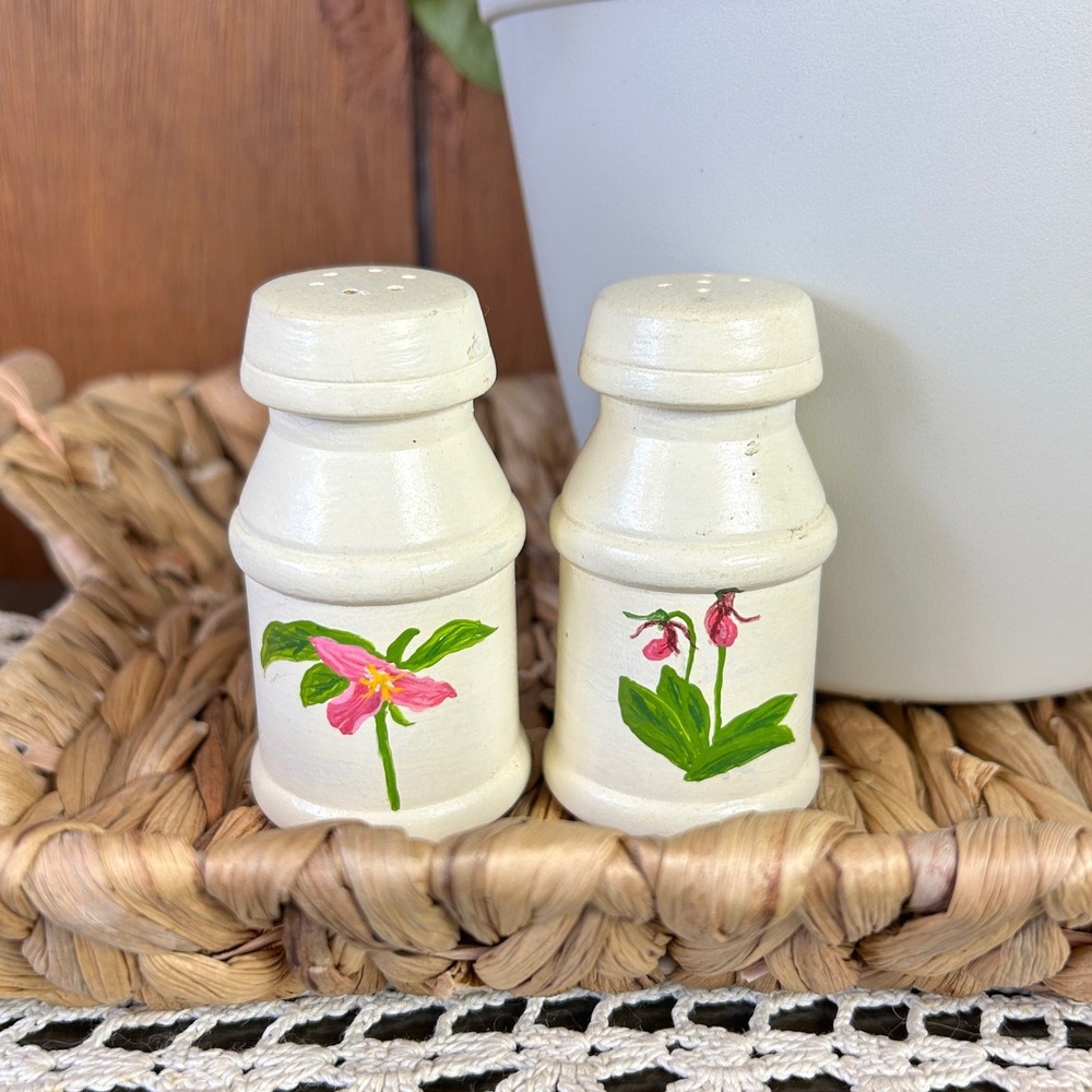 Vintage Hand Painted Salt Pepper Shakers‎ Wooden Cottagecore Flower Design